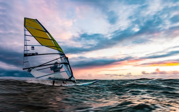 Guide ultime pour le windfoil à Hyères
